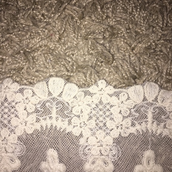 Crop top - Picture 3 of 3